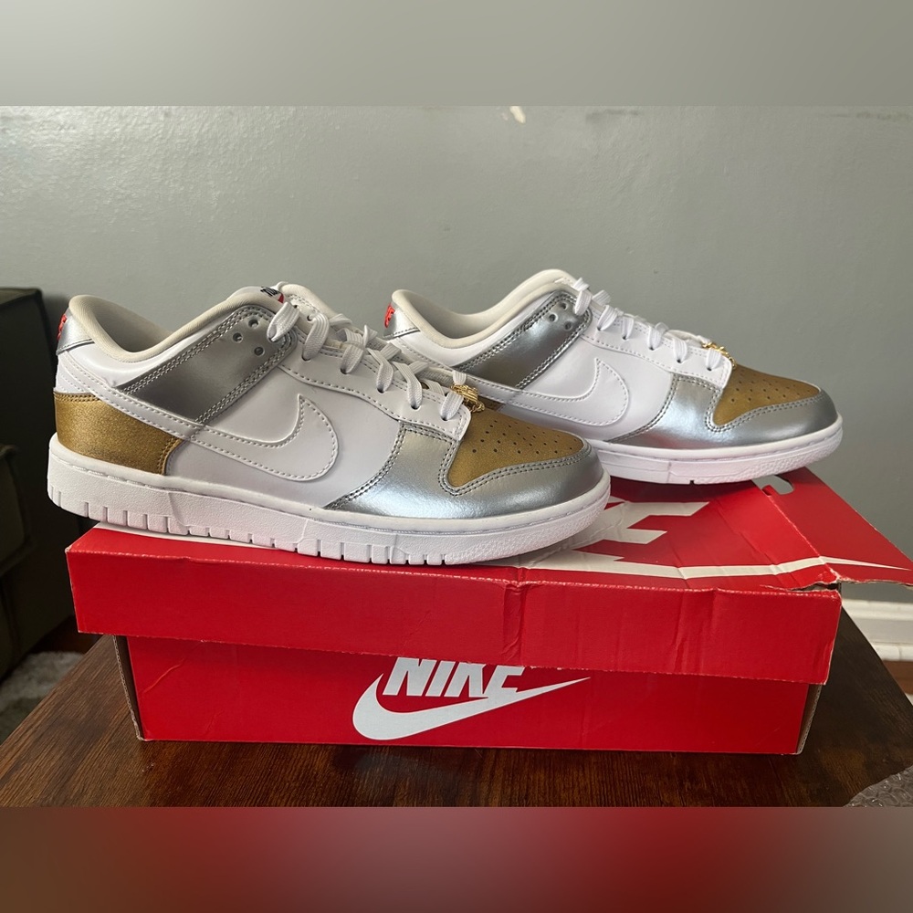 Nike Dunk Low SE "Heirloom" dunks women’s